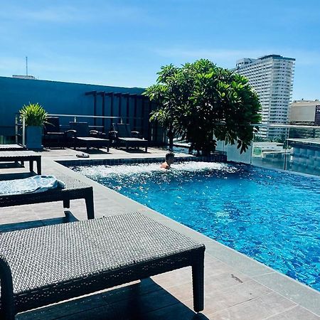 The Base Inn Pattaya Exterior foto